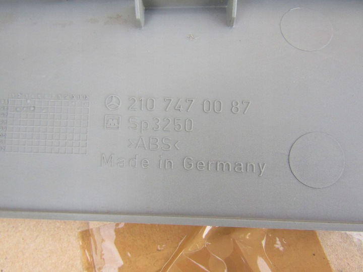 фото №12, 7 mercedes w210 szra планка защита маскировочная накладка обивка крышки багажника