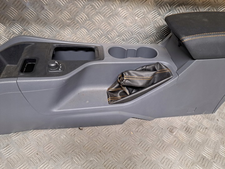 фото №8, Ford ranger 3 wildtrak підлокітник