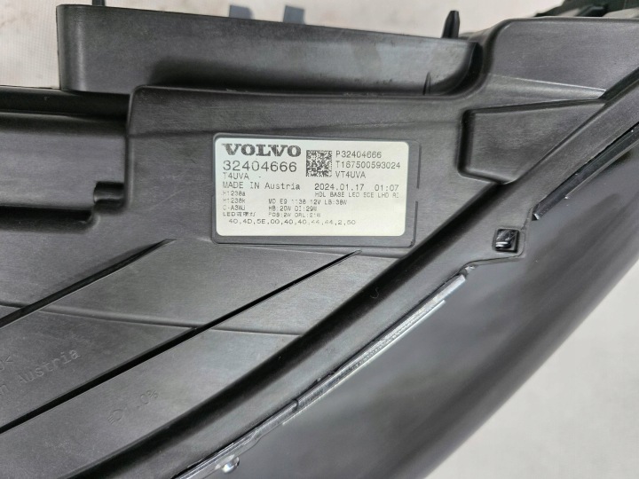 фото №9, Volvo xc40 рестайлинг фара передняя перед правая полный led европа 32404666