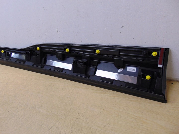 фото №11, Планка боковая дверь правые перед audi e-tron 4ke