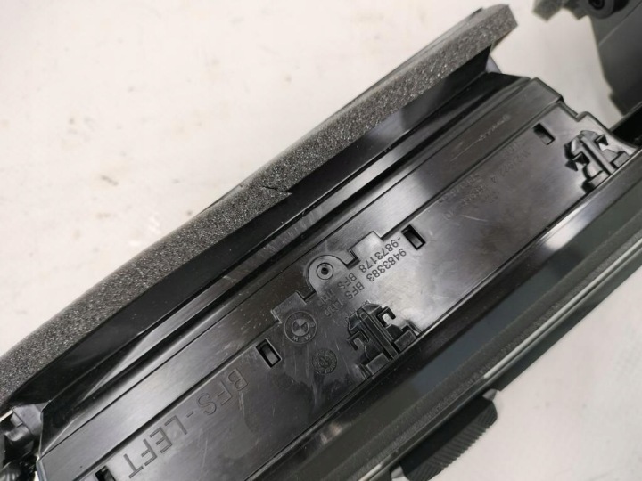 фото №6, Решітка повітропровід консолі bmw 2 218d 2.0d u06 23r 9483383