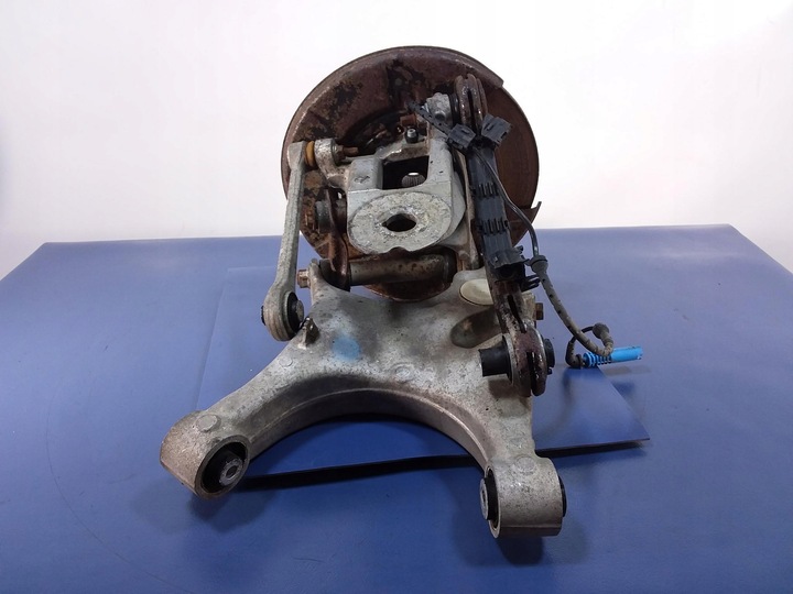 фото №4, Bmw x5 e53 4.4i v8 поворотна опора зад права ступиця