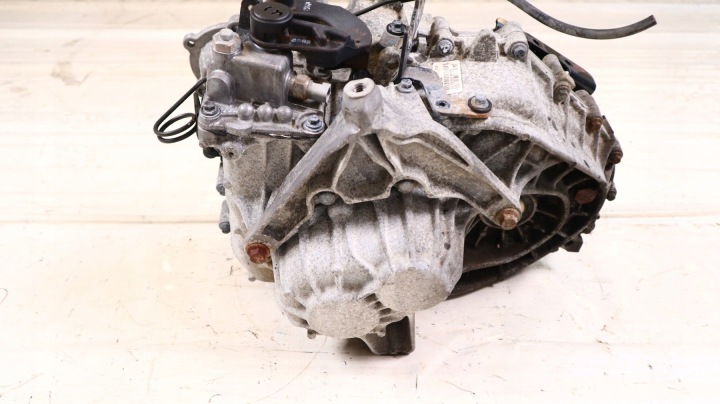 фото №8, Volvo v50 2.4 d5 кпп кпп / коробка передач механічна 766r7002aa, 9482377