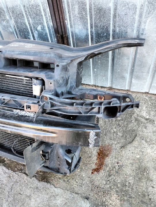 фото №6, Передняя панель vw jetta golf v универсал 1.9 tdi bxe автомат 2005-2010