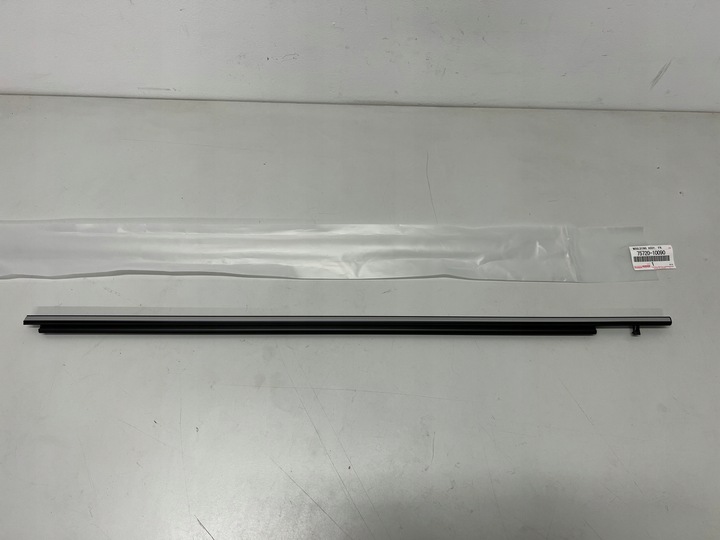 фото №1, Toyota c-hr планка накладка лівий перед нова