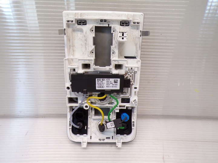 фото №4, Лампа потолок освещение интерьера audi a1 8x 8x0951177