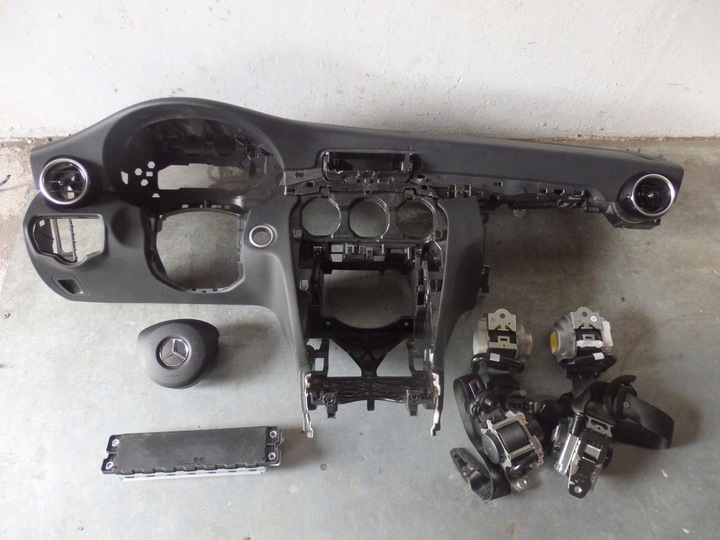 фото №1, Панель консоль подушка безпеки ремені mercedes w205 c-klasa 2014- автомат