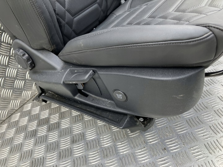 фото №13, Сидіння перед диван обшивки шкіра vignale ford puma mk2