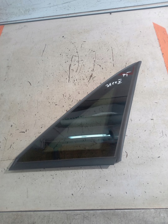 фото №1, Honda jazz v стекло кузовная правые зад 20-