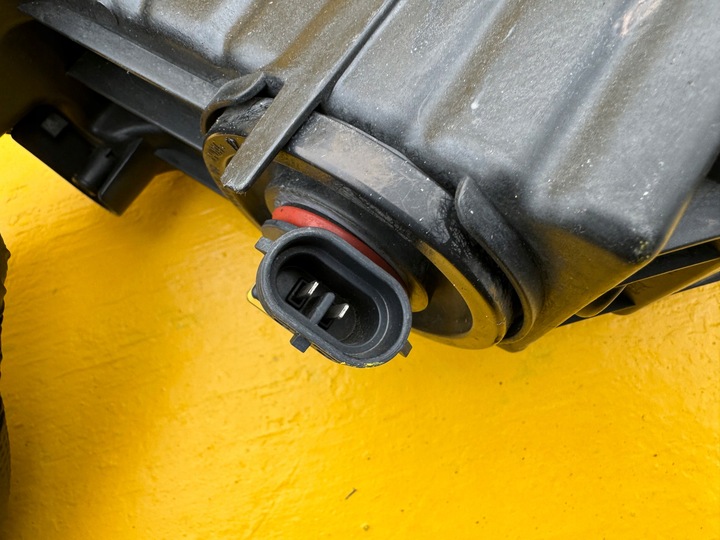 фото №12, Skoda superb iii 3 15r- лампа галоген правий перед переднє 3v0941700