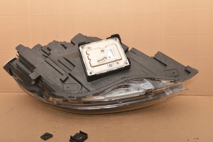 фото №16, Фара левая ford kuga mk3 втулка стабилизатора полный led lv4b-13e015-fh