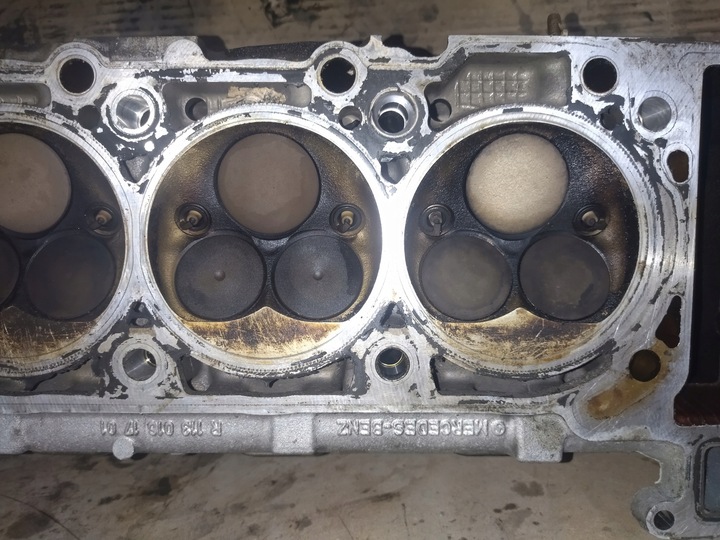 фото №9, Головка двигуна права mercedes v8 5.0 r1130161701