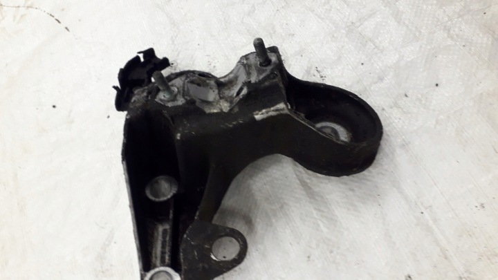 фото №10, Vw passat b5 кронштейн підтримка двигуна 8e0199352f