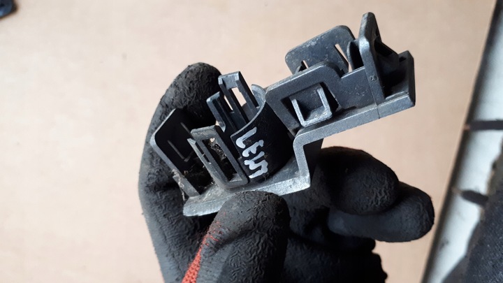 фото №8, S4 b8 a4 крепление pdc датчик правые 8k0919268e