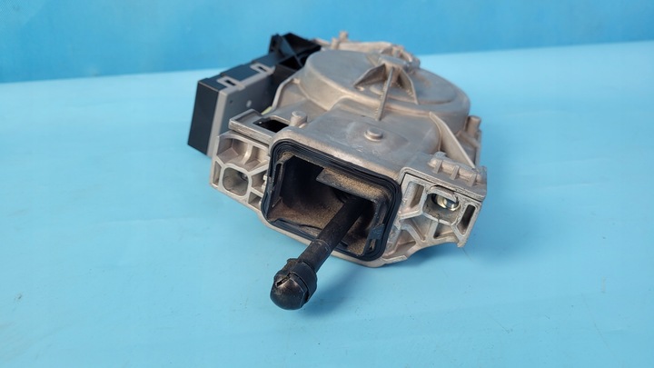 фото №12, Mercedes w206 c200 22r амортизатор доводчик модуль крышки a0999064703 a2069000516