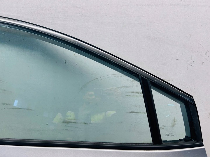 фото №3, Corolla e21 двері передні праві перед комплектні 1l0 ryski