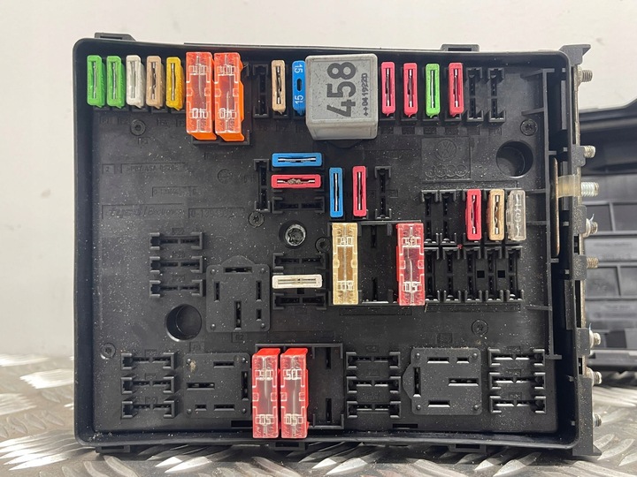 фото №2, Seat altea 2007 рамка / модуль предохранителей