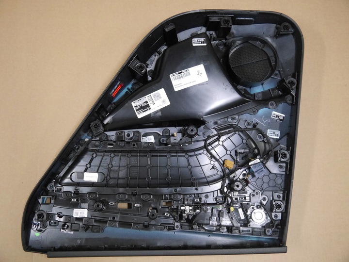 фото №3, Audi q5 80a боковина двері лівий зад алькантара