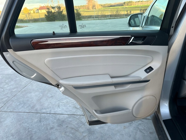 фото №15, Сидіння сидіння обшивки диван шкіра сіра комплект mercedes ml w164 fl lubelskie