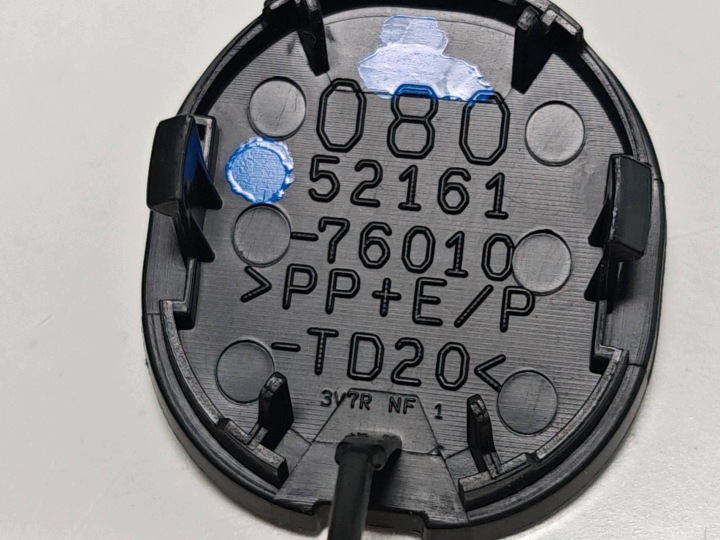 фото №10, Lexus ct 200h заглушка фаркоп бампера зад 5216176010