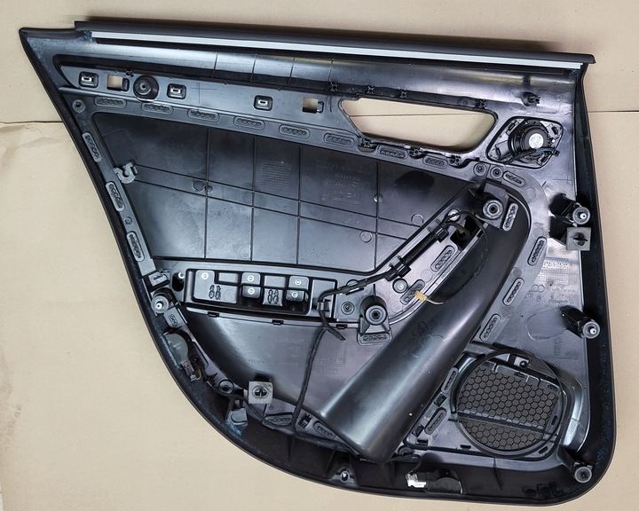 фото №8, Боковина обивка з дверь правый зад подлокотник audi a4 b8 8k sline оригинальный номер eu