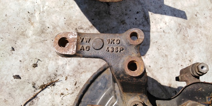 фото №4, Octavia ii golf v 5 поворотна опора ступиця зад l / p ory