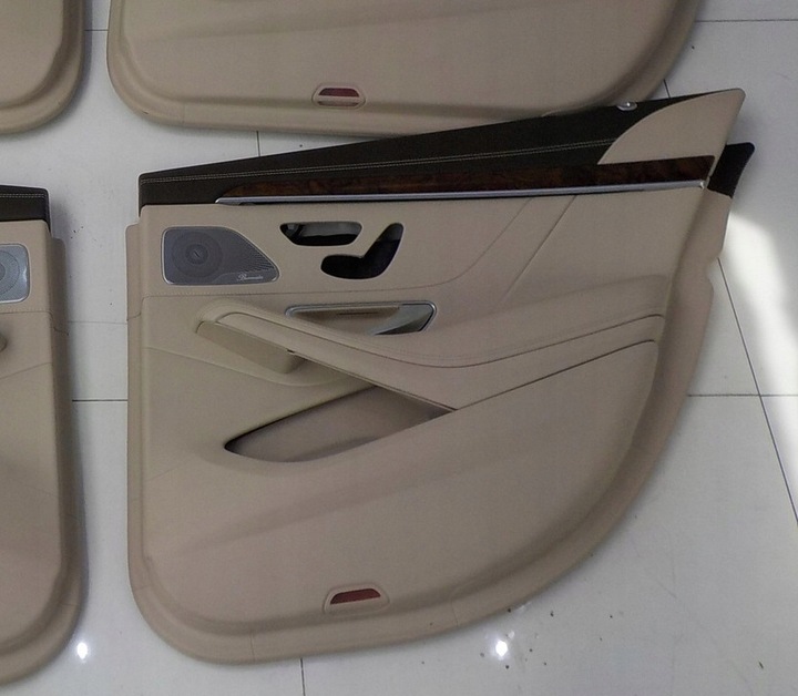 фото №1, Mercedes w222 обивка дверь зад задняя правая