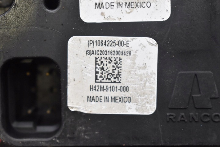 фото №8, Помпа насос циркуляції основний  1064225-00-e tesla модель x 90d 525 km 15-21
