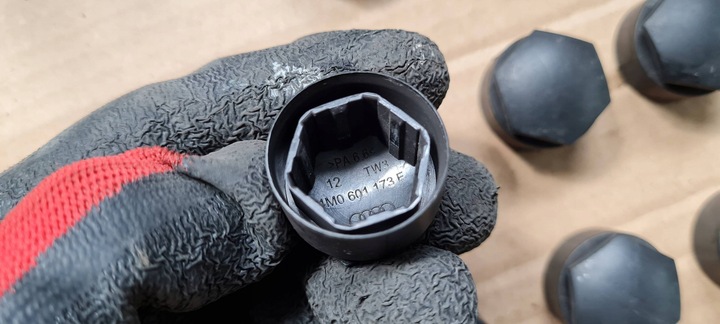 фото №9, Rs5 8w рестайлинг s5 a5 колпачок болты колёса 20штук 4m0601173c a4 b9 q8 q7 4m a6