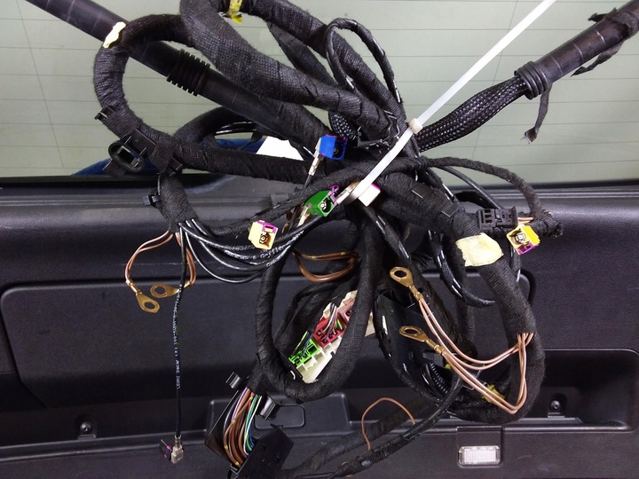 фото №8, Audi q7 4l задняя крышка багажника lr9a