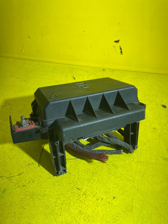 фото №9, Chrysler 300c - коробка запобіжників