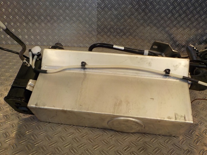 фото №13, Vw caddy iv 20- zdiornik cng 2k0201075g