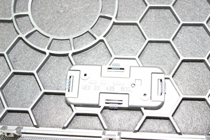 фото №5, Маскировочная накладка защита динамика a8 d3 4e0035435a bose