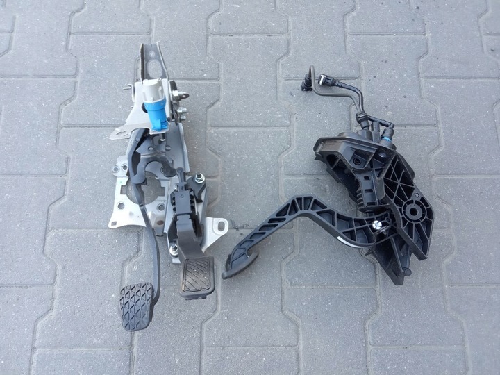 фото №1, Ford fiesta mk8 2017-23r.- педали комплект