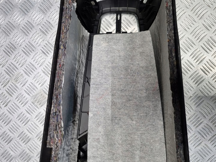 фото №13, Bmw f45 f46 туннель средний подлокотник 1278932