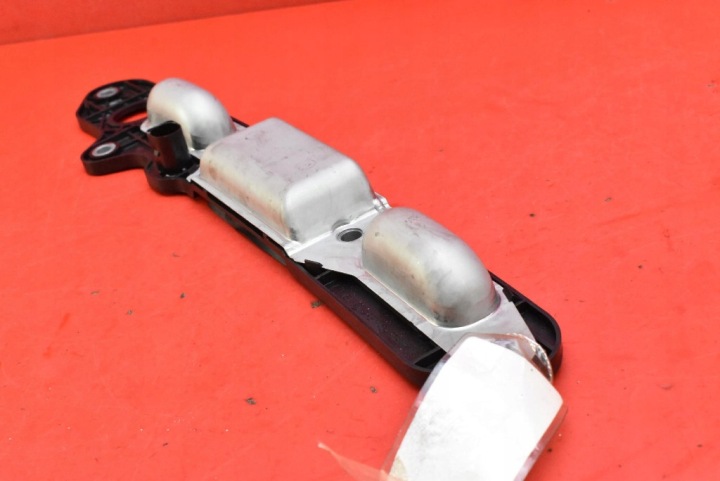 фото №6, Накладка кнопка крышки зад 1t0827574l vw jetta 5 v sedan 05-11