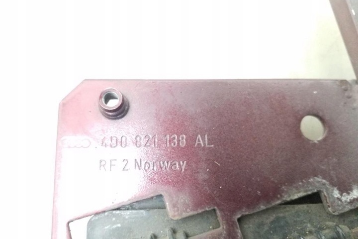 фото №2, Кріплення передньої правого крила audi a8 d2 4d2, 4d8 4d0821138al