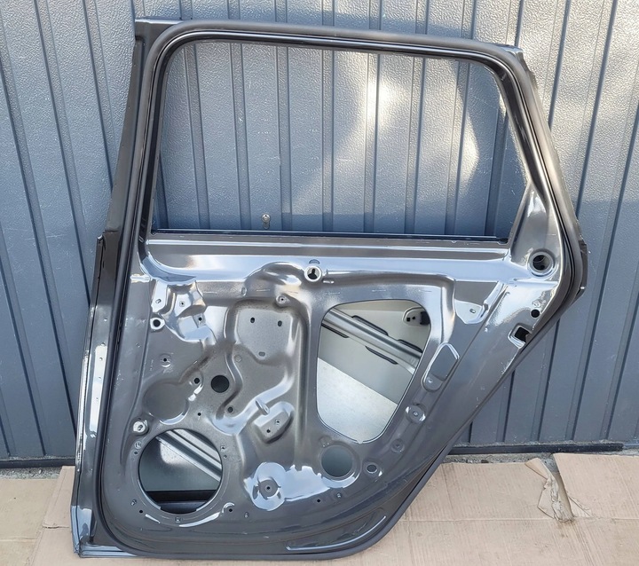 фото №10, Audi a4 b9 рестайлинг универсал дверь зад задние правые fv