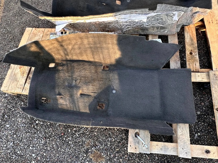 фото №11, Ковёр обивка водителя пассажира туннель chevrolet corvette c6