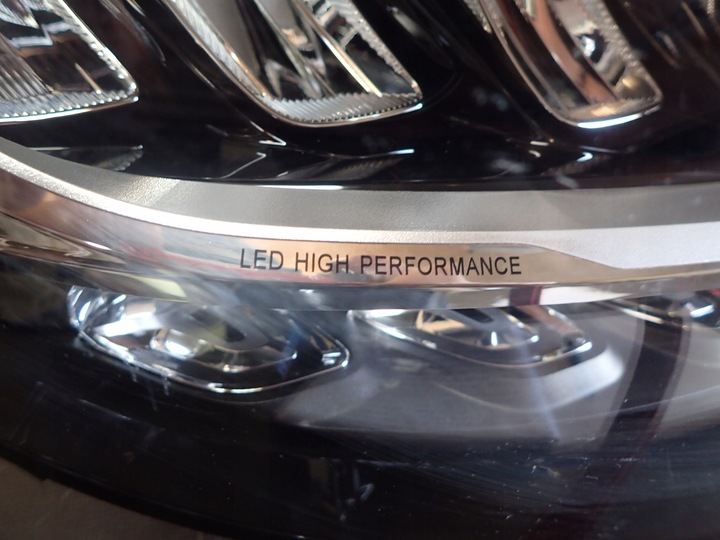 фото №2, Лампа перед права mercedes c клас w205 повний led