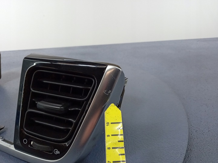 фото №8, Kia rio iv yb решётки воздуховод средние 84740-h8300