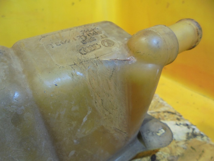 фото №12, Бачок расширительный audi vw passat 8d0121403l