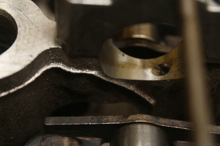 фото №10, Головка avensis t25 2.2 d4d 2ad