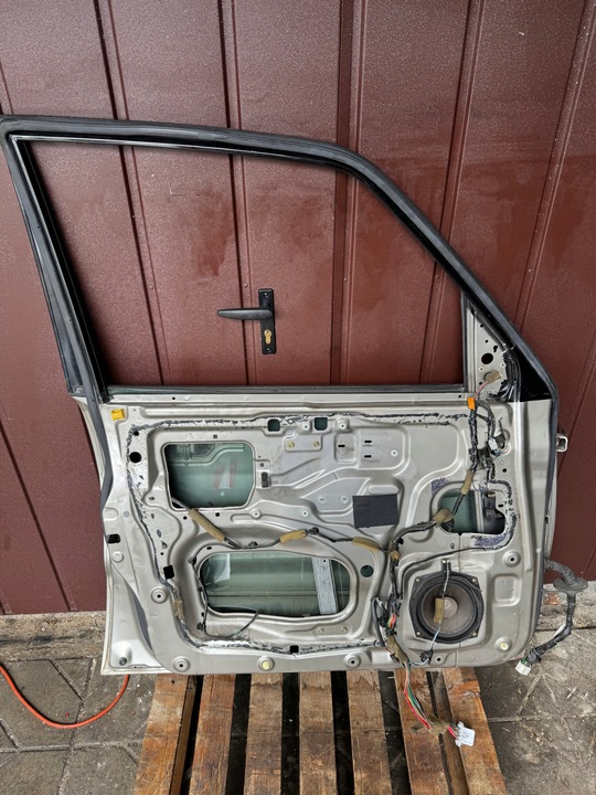 фото №7, Двері ліві передні mitsubishi pajero iii 5d планка