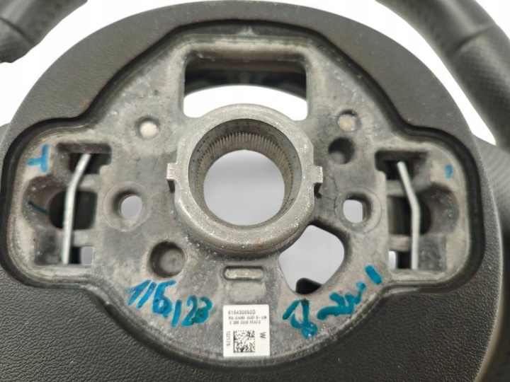 фото №7, Audi a1 2013 рули