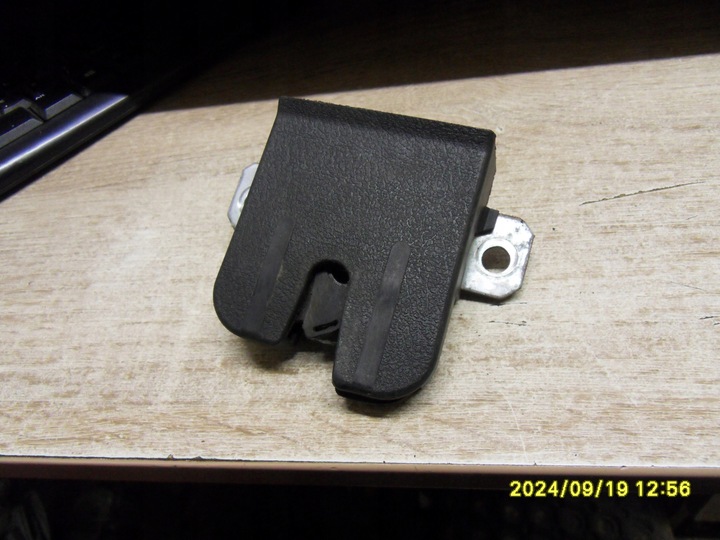 фото №9, Замок кришки багажника vw polo iv 9n 6q6827505e