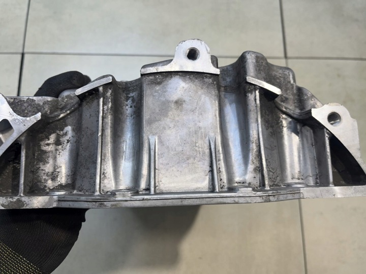 фото №9, Поддон масла vw touran 1.9 tdi 03g103603
