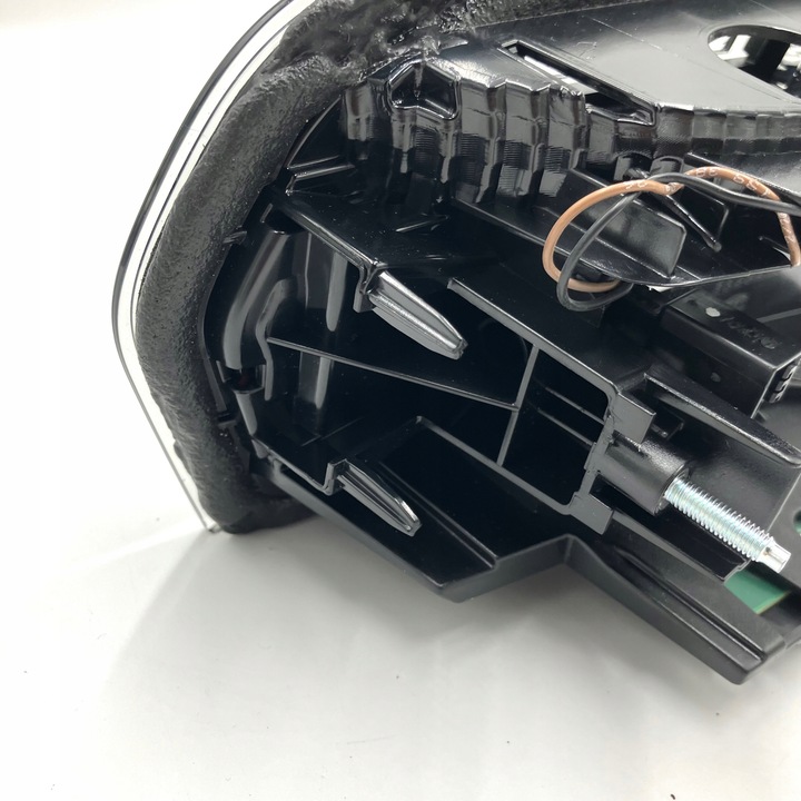 фото №5, Лампа led права ідеальний стан зад кришка bmw f30 f80 m3 m-performance рестайлінг 15-18r