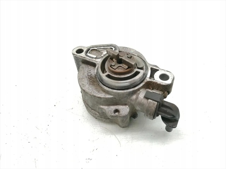 фото №1, Volvo c30 насос вакуум 1.6 d дизель 80kw 109 hp 2010 хетчбек