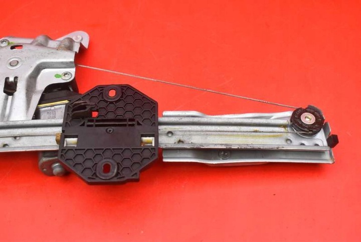 фото №8, Подъемник стекла левый перед eu 807213282r dacia sandero 2 ii 13-16